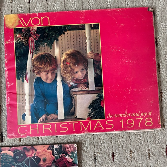 Vintage Avon Christmas Catalogs Lot 1 - Picture 8 of 9